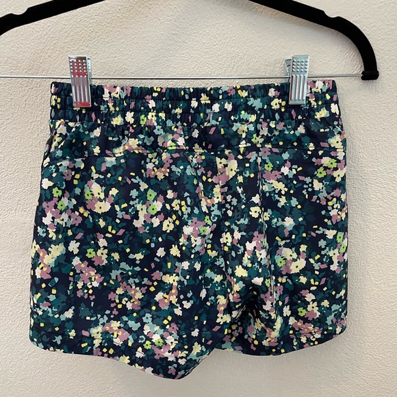 never worn - Picture 2 of 2